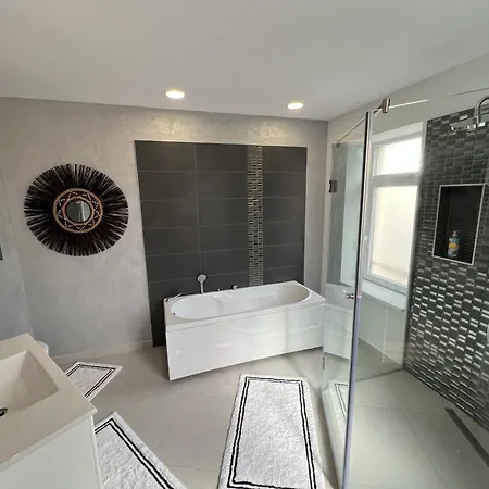 Διαμέρισμα Dreamzzz 130m2 Designerwohnung Mit 2 Baedern *